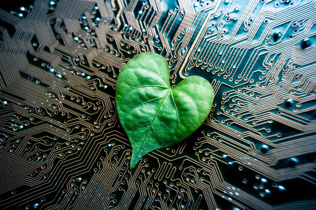 Green IT and Sustainability-Navigating the Digital Age with Environmental Responsibility